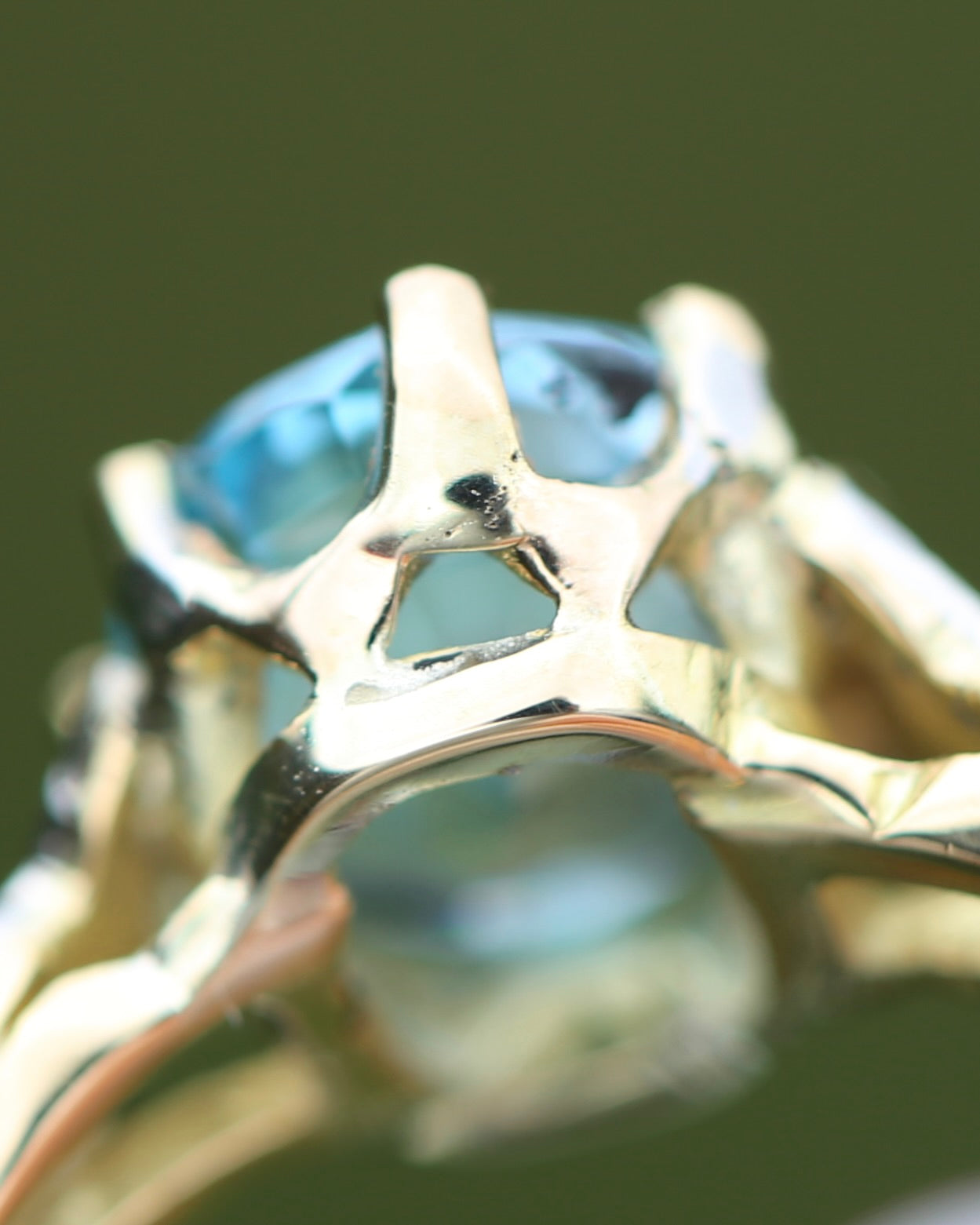 Circa 1930s Art Deco Blue Zircon and Diamond Ring, 18ct size just over M1/2 or 6.5, 2.80g