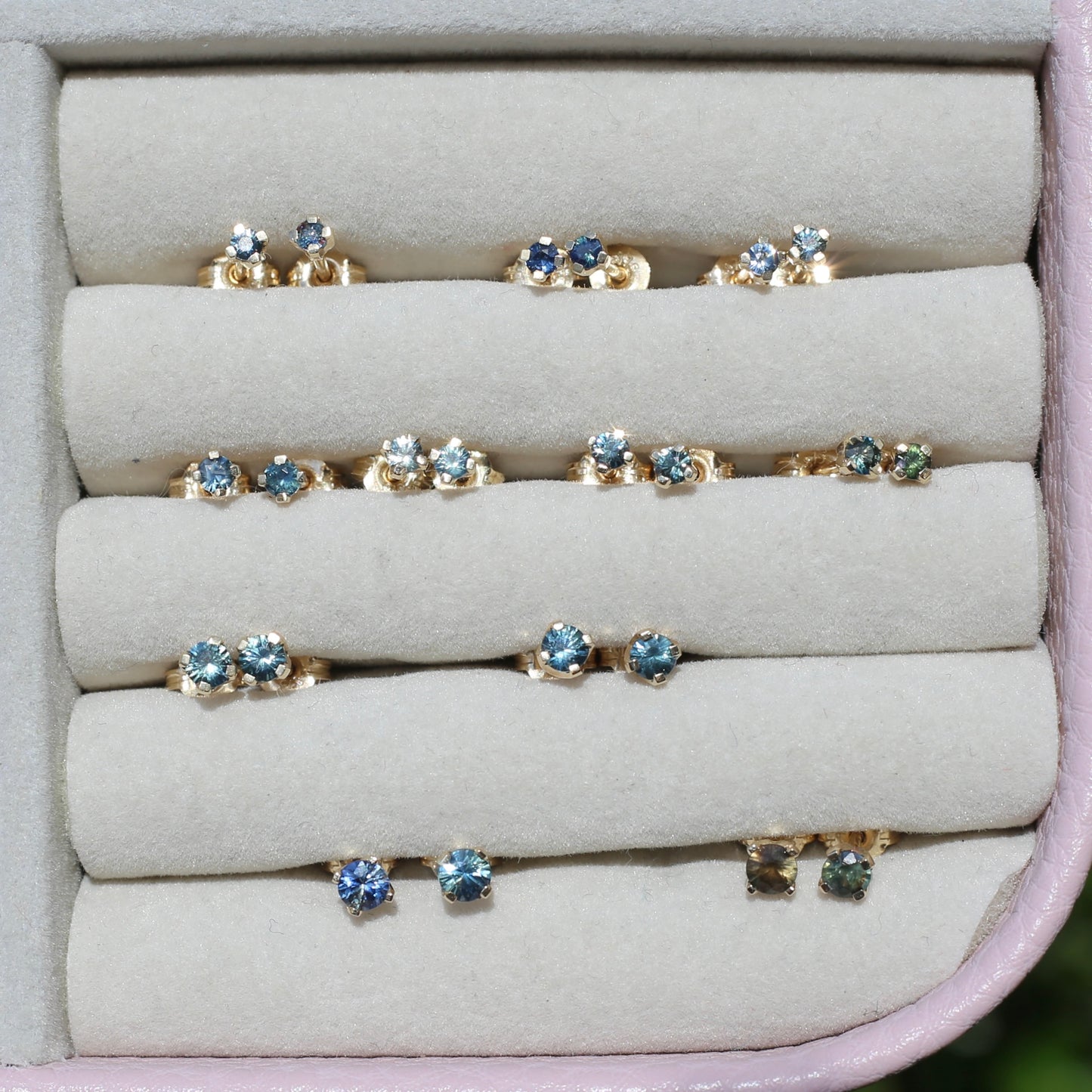 3.5mm Parti Stud Earrings, Parti Blue, 4 claw 9ct Yellow Gold