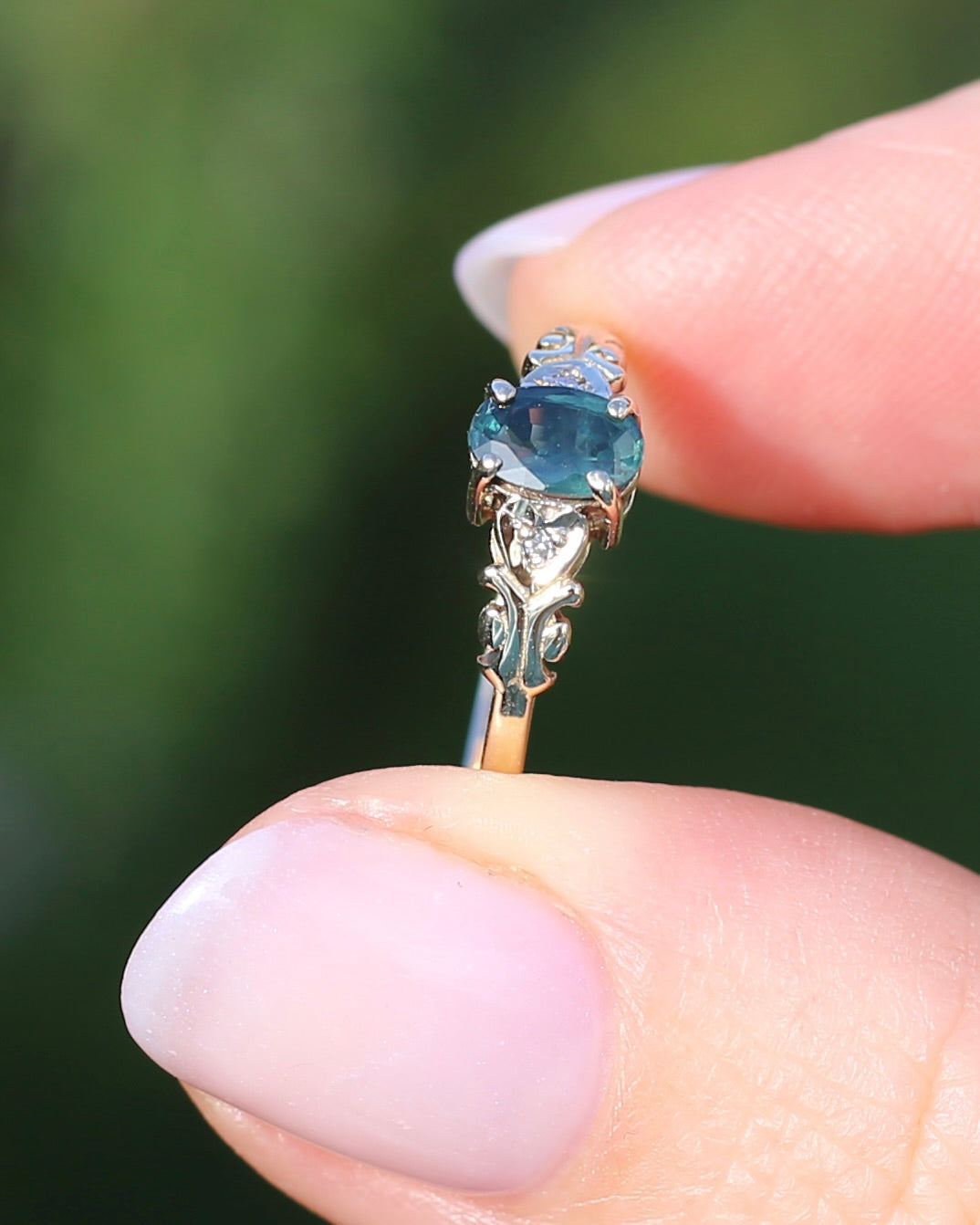 0.5ct Natural Green Parti Sapphire with Diamond Set Heart & Leaf Shoulders, 9ct Yellow Gold, size O1/2 or 7.5, 1.44g