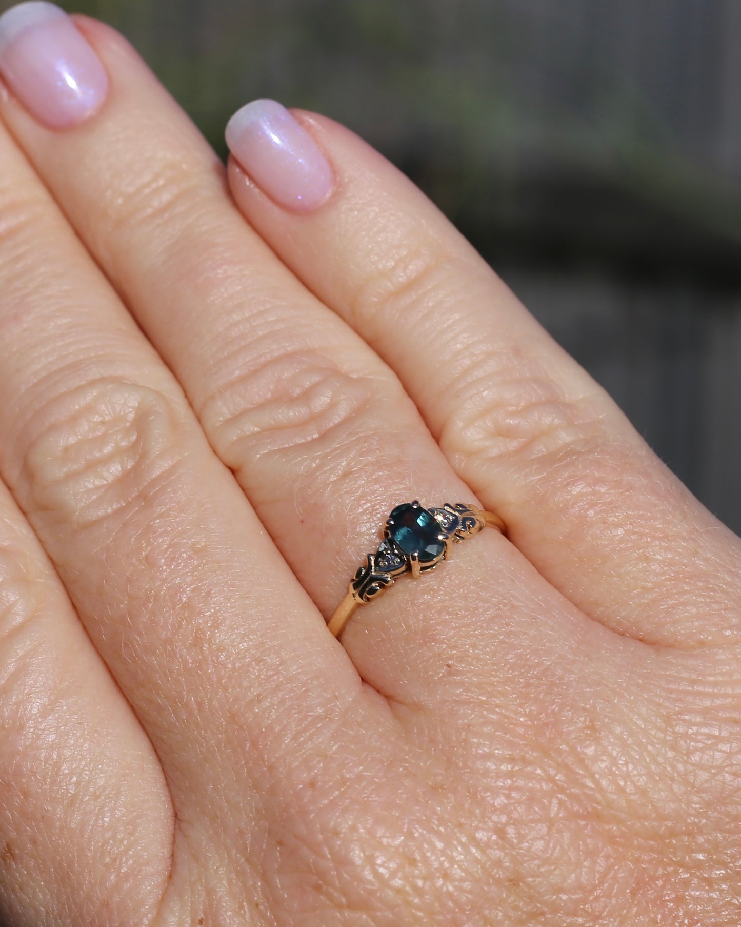 0.5ct Natural Green Parti Sapphire with Diamond Set Heart & Leaf Shoulders, 9ct Yellow Gold, size O1/2 or 7.5, 1.44g