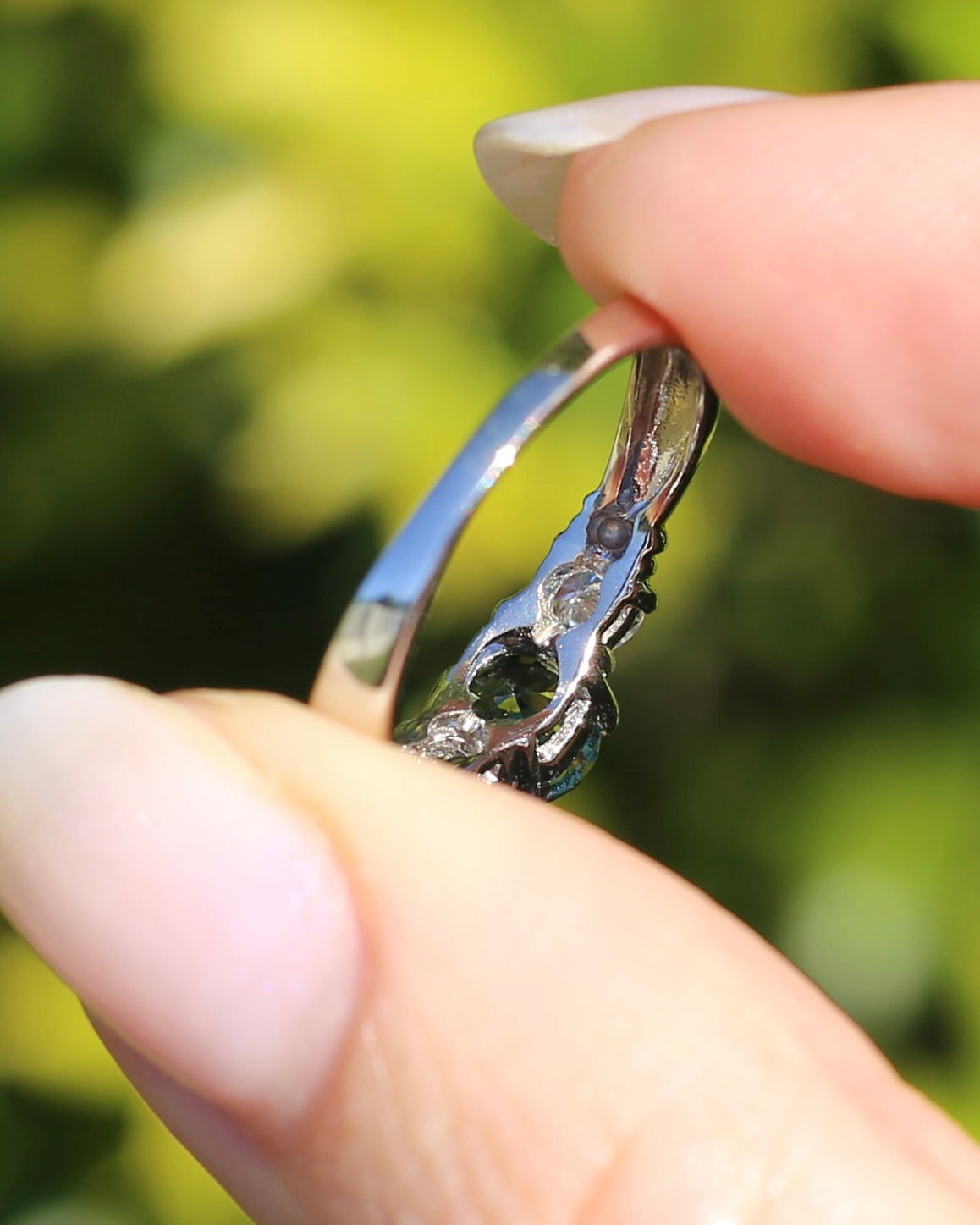 Unheated Eye Clean Parti Sapphire and Natural Diamond Trilogy, 9ct White Gold, size O1/2 or 7.5, 3.01g, with valuation