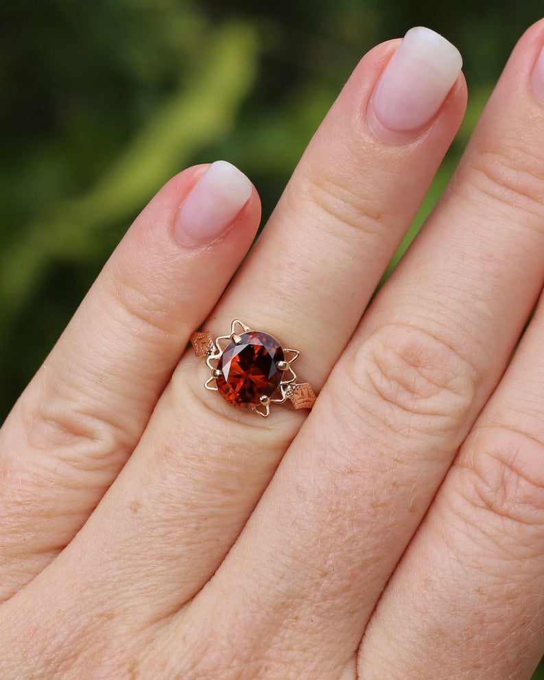4ct Whisky Zircon in Vintage Old Rosey Gold Ring, 9ct Old Rosey Gold, size M or just over 6, 2.18g