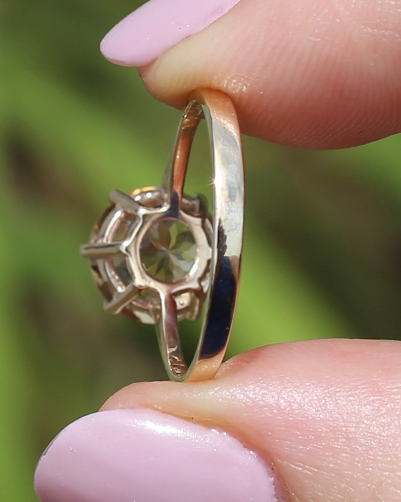 2.5ct Round Natural Heliodor (Yellow Beryl), 6 Claw Set, 9ct Yellow Gold, size N1/2 or 7, 2.0g