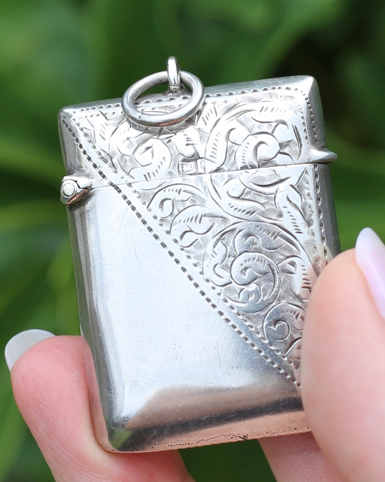 Antique 1898- 1899 Silver Vesta Case, With Leaf Design, initials FK 24.8g