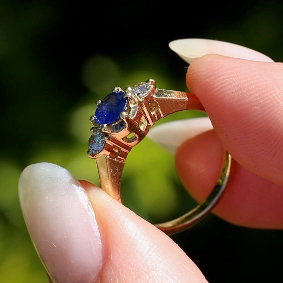 Bright Blue Natural Sapphire and Diamond Trilogy Ring, 18ct Yellow Gold, size K or 5.5