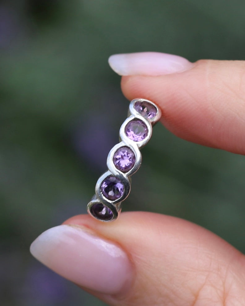 Five Stone Bezel Set Amethyst Silver Ring, Sterling Silver, size O or 7.25, 3.41g