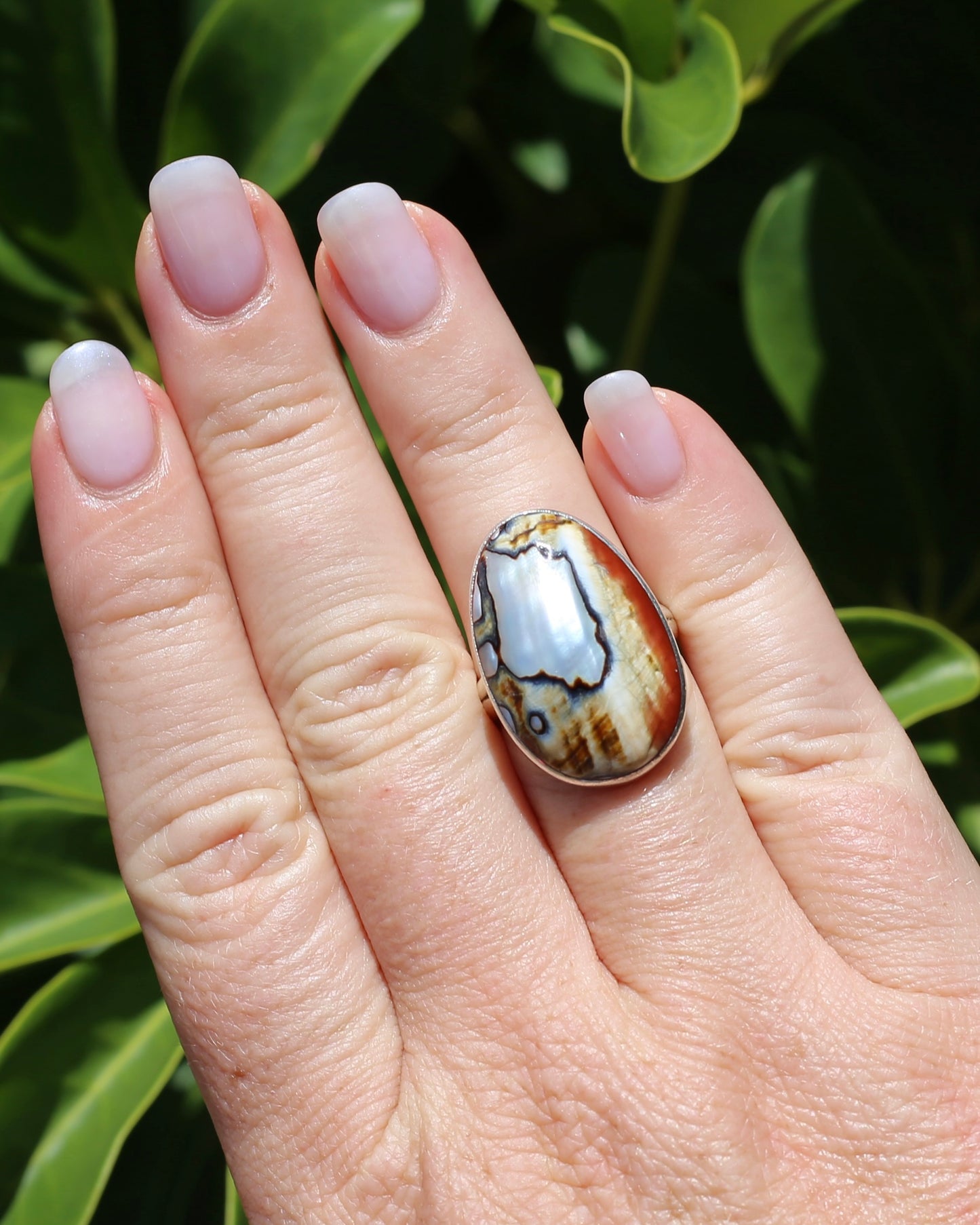 Abalone Shell Cabochon Bezel Set Ring, Sterling Silver,  sizse N or 6.75 - fits more like an M1/2 or 6.5, 9.60g