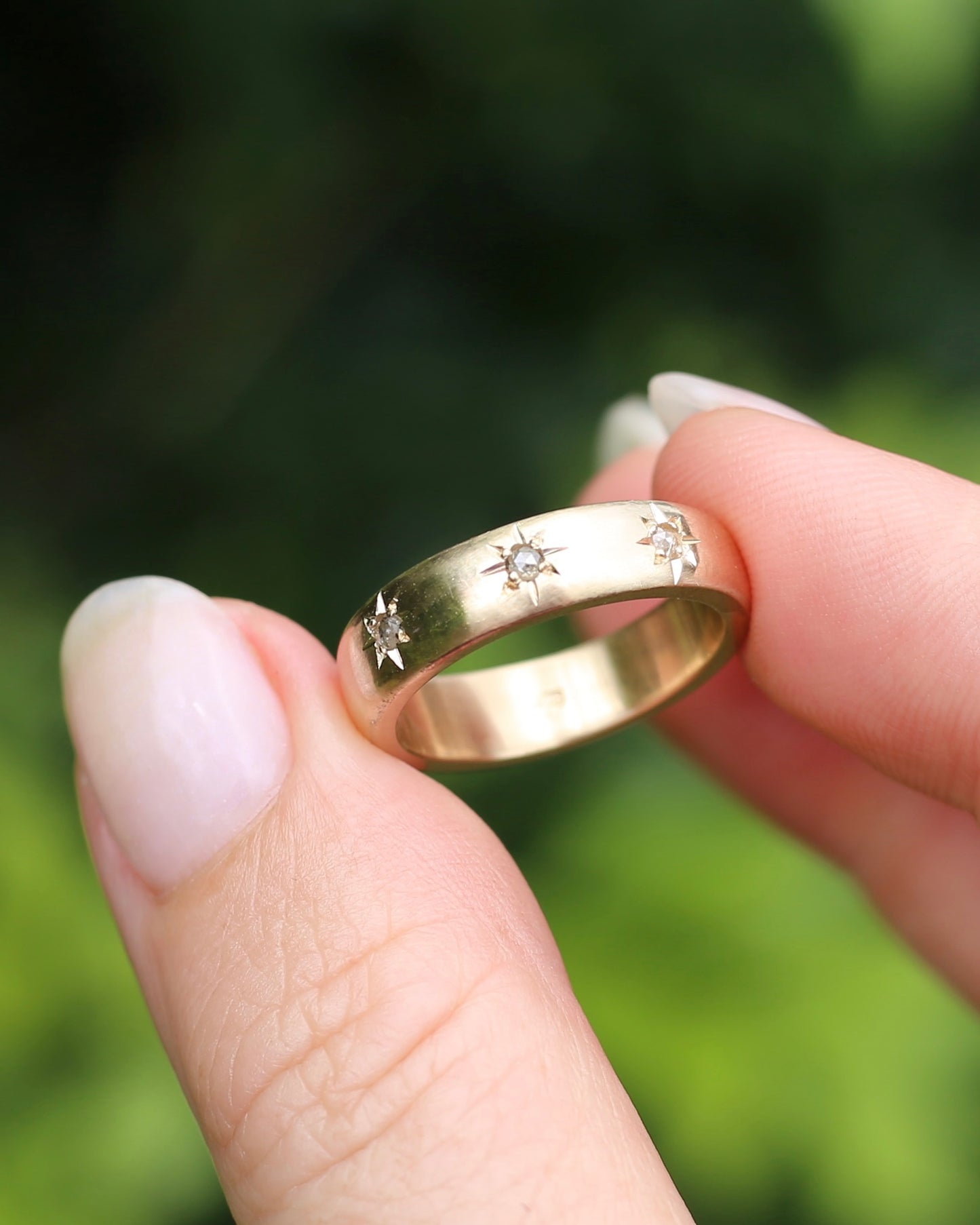 Reclaimed 9ct Yellow Gold Ring Star Set with 3 Rose Cut Diamonds, size O1/2 or 7.25 (fits about N1/2 or 7 due to width and chunk)