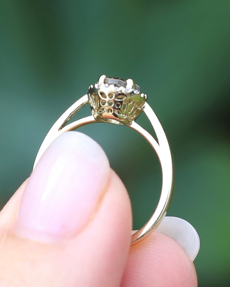 1.2ct Unheated Natural Golden Tanzanite in Diamond Halo, 10ct Yellow Gold, size O1/2 or just over 7.25, 3.0g