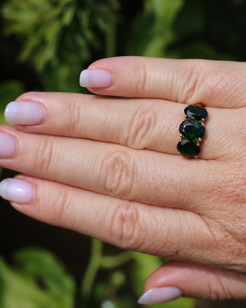 Glorious 5.18ct Tsavorite Green Garnet Trilogy Ring, 9ct Yellow Gold, size O1/2 or just over 7.25, 2.9g, with valuation