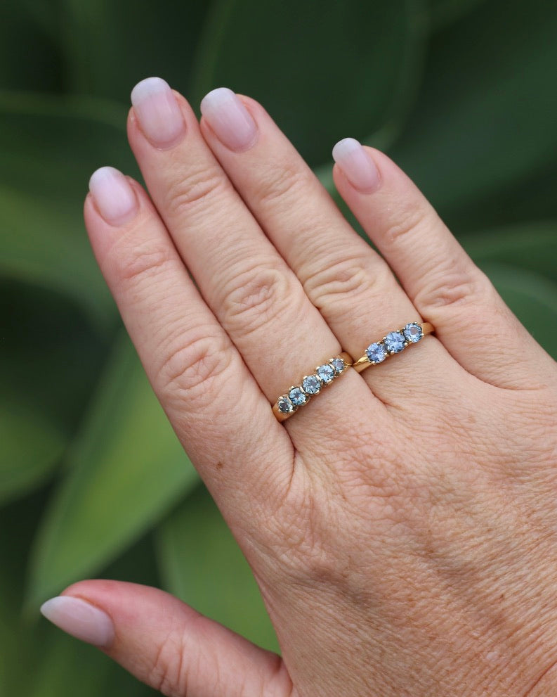 1.5ct Pale Cornflower Blue Parti Trilogy, Claw Set 9ct Yellow Gold, size Q or 8.25, 2.17g
