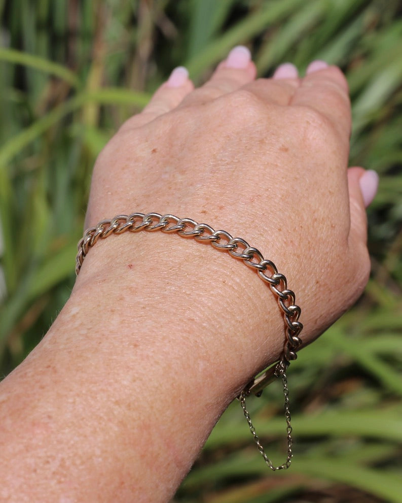 Vintage Australian Rodd and Co. Curb Bracelet with Safety Chain, 15.3g, 18.5cm or 7.25 inches