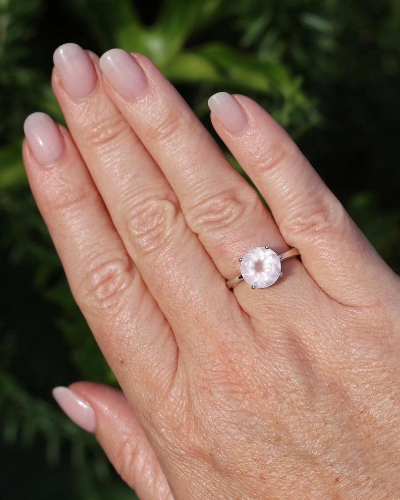 3.7ct Rose Quartz (10mm) Solitaire Ring, Sterling Silver, size O or 7.25, 3.57g