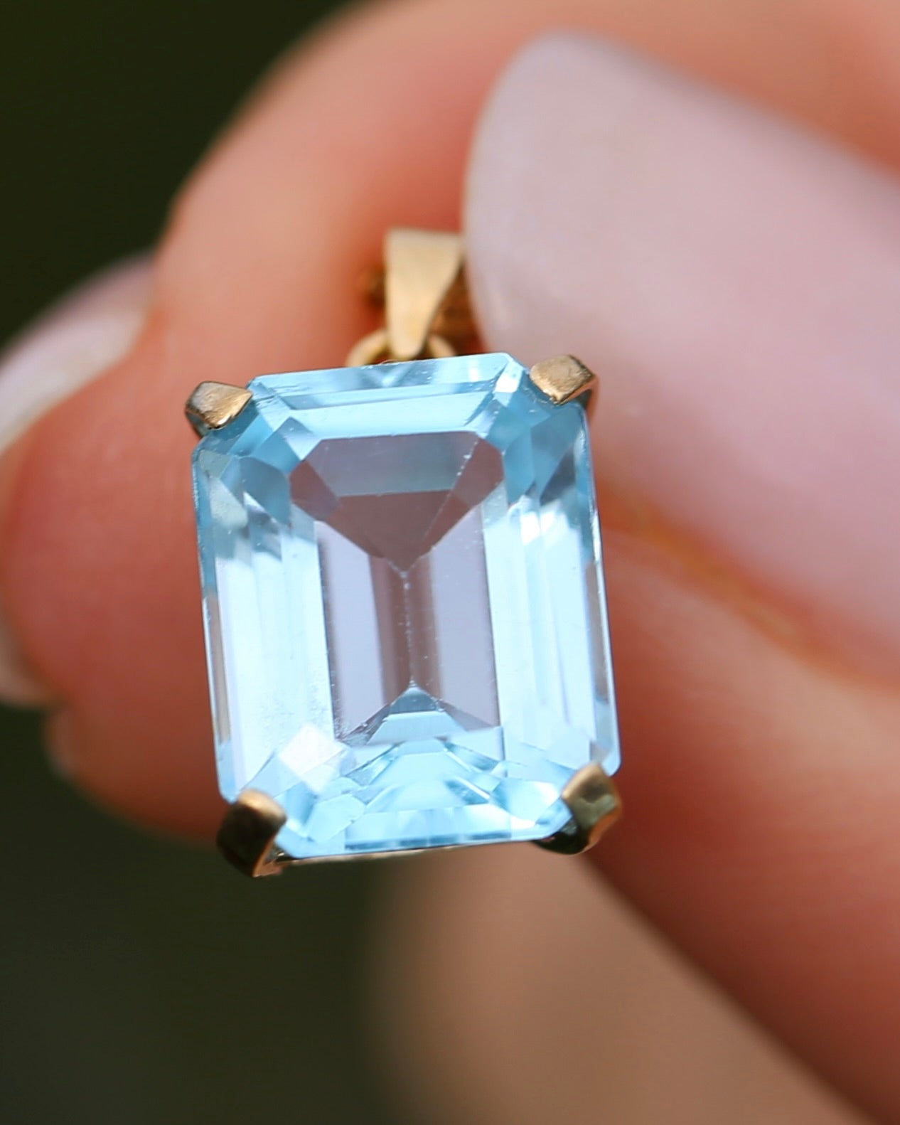4.25ct Emerald Cut Topaz Pendant, 9ct Yellow Gold, 1.23g