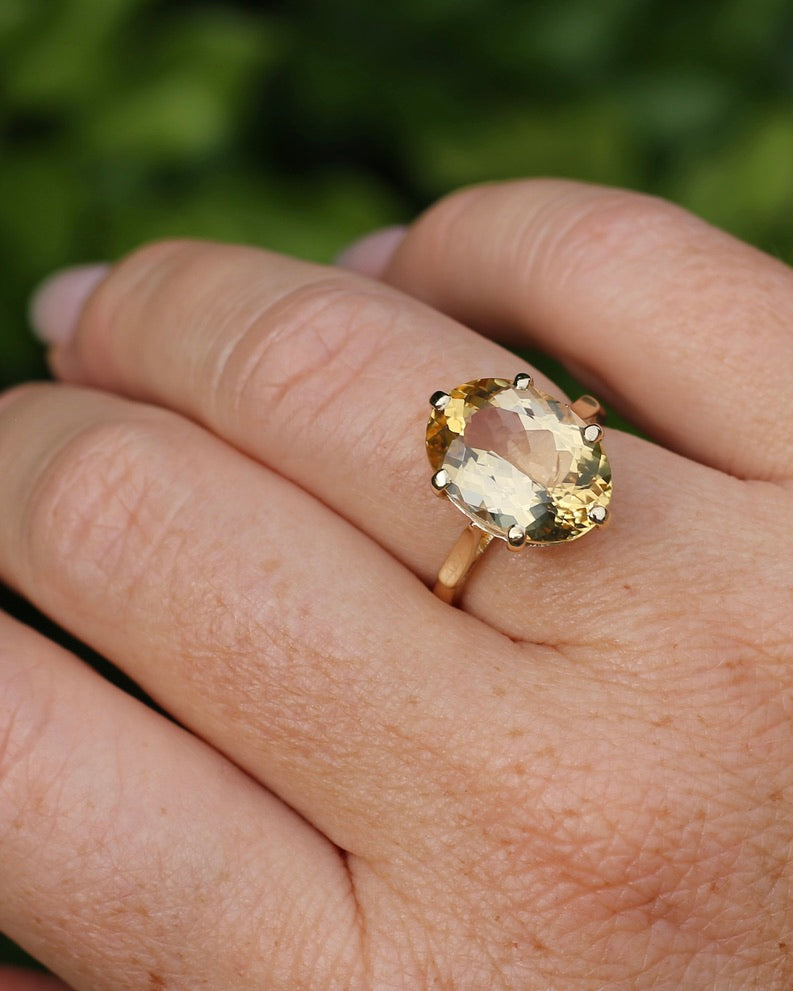 7.1ct Heliodor (Golden Beryl) in Vintage 1978 London Made Ring, 9ct Yellow Gold, size P or 7.75, 4.41g with valuation