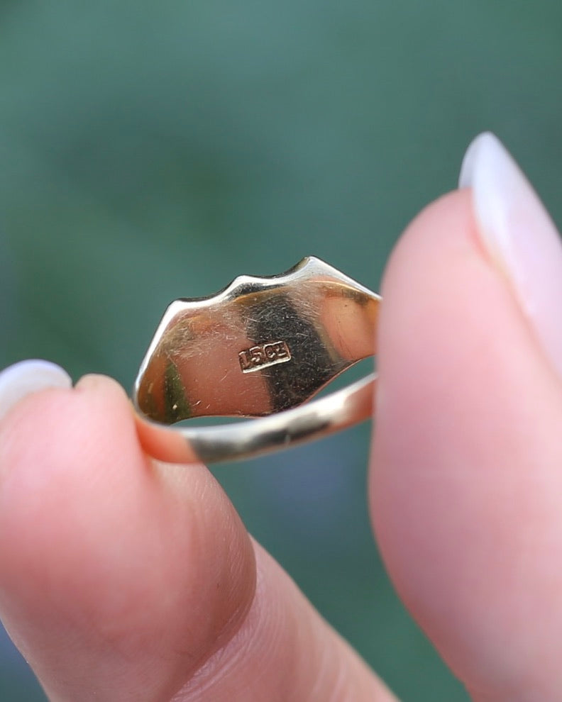 Vintique 15ct Shield Signet Ring, size L1/2 or just over 6, might feel half a size smaller due to width, 3.47g