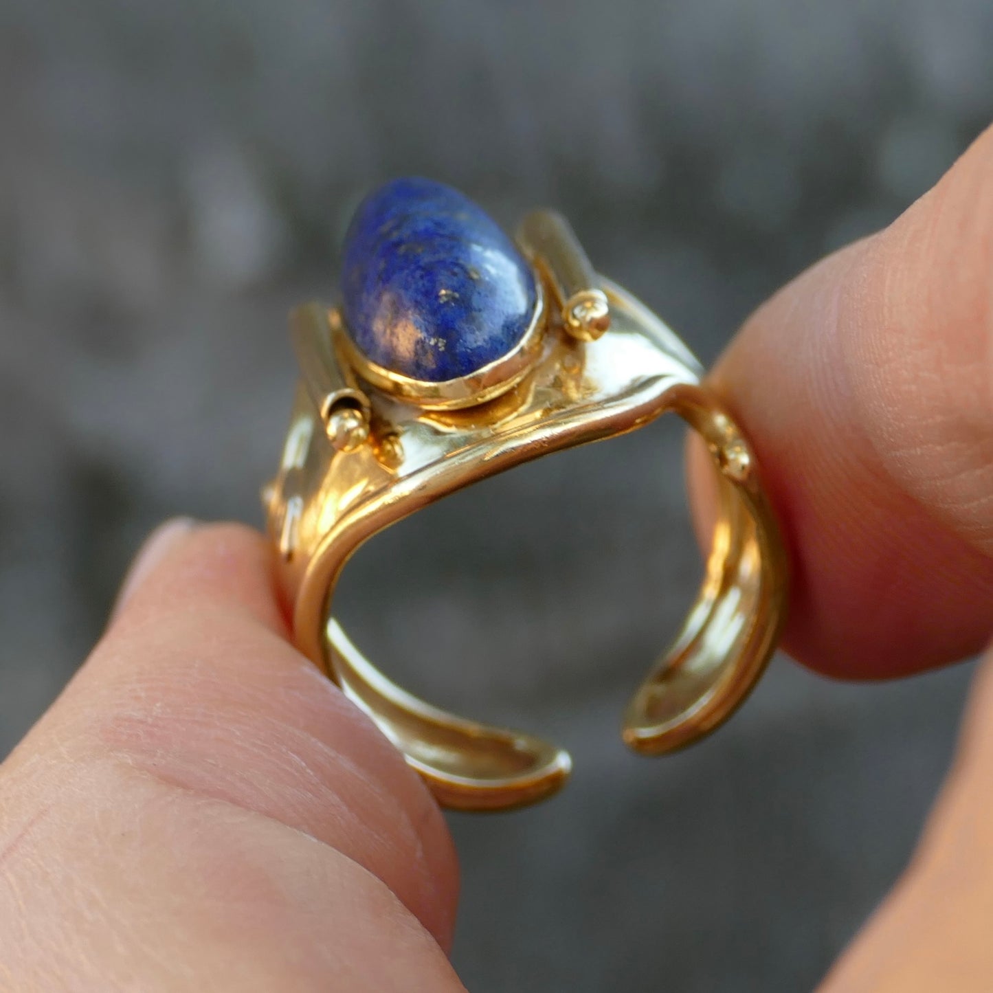 18ct Gold and Lapis Lazuli Cabochon Cuff Ring, size O but sizeable