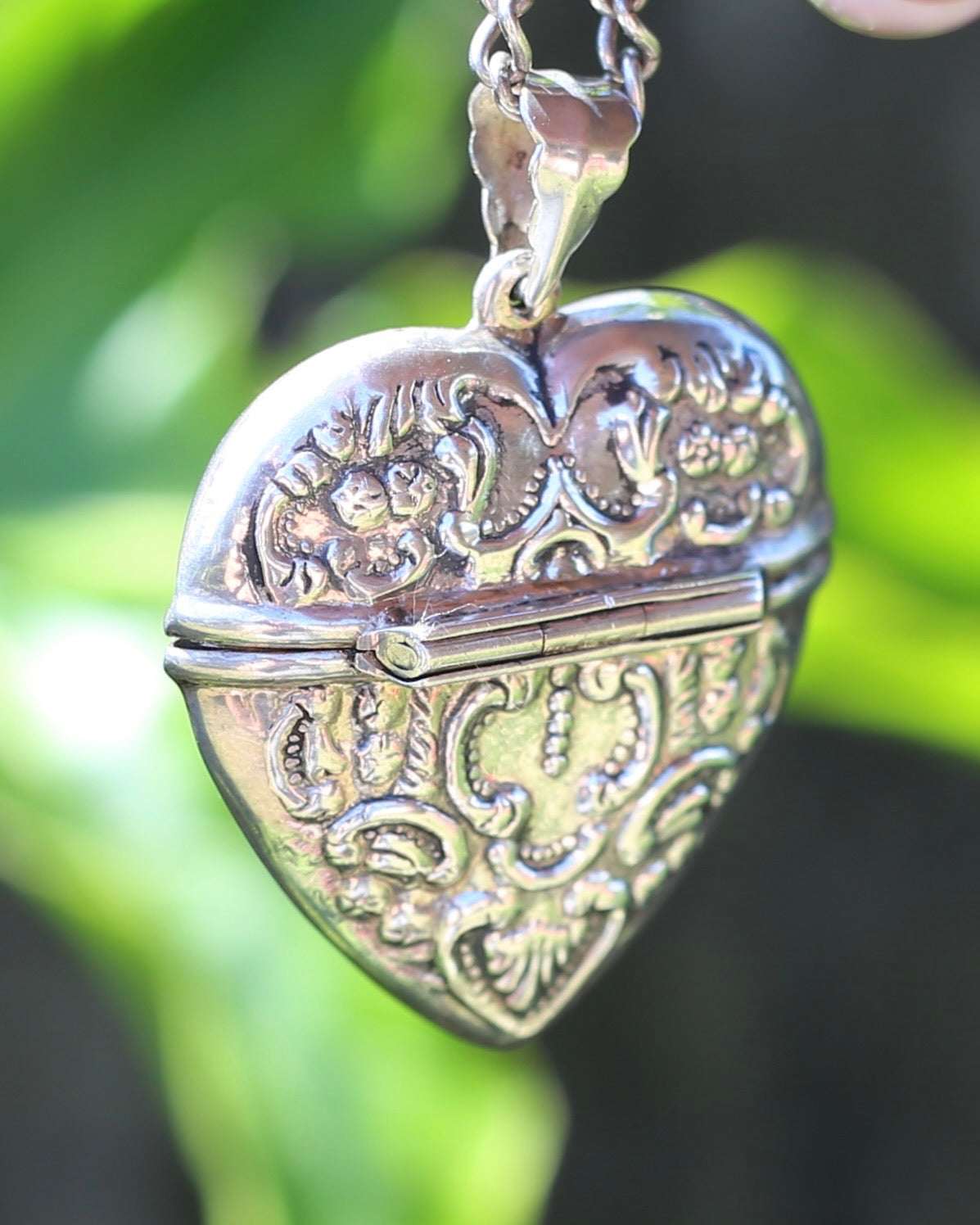 Vintage Heart Shaped Repousse Sterling Silver Vinaigrette Pendant, 12.0g