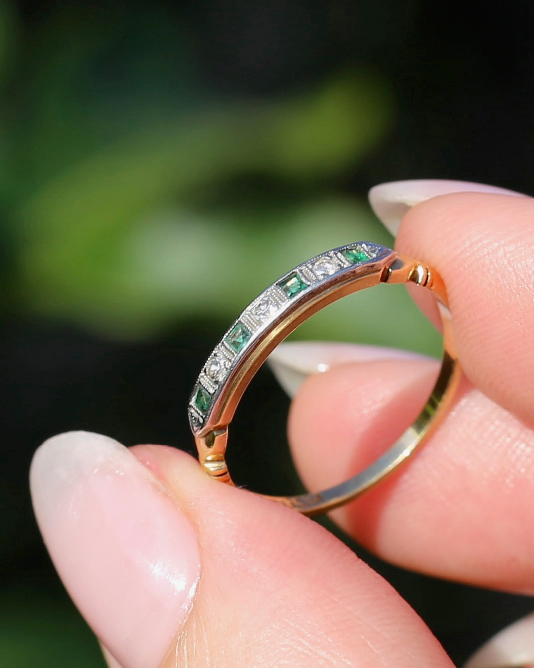 Circa 1930s Natural Emerald & Single Cut Diamond 18ct & Platinum 7 Stone Stacker, size O or 7.25, 2.05g