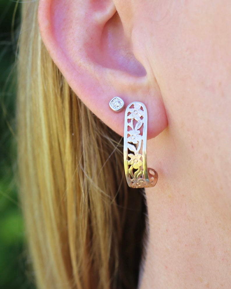 Floral Hand Carved 9ct Yellow Gold Earrings - Studs-, 9ct Yellow Gold, 3.13g