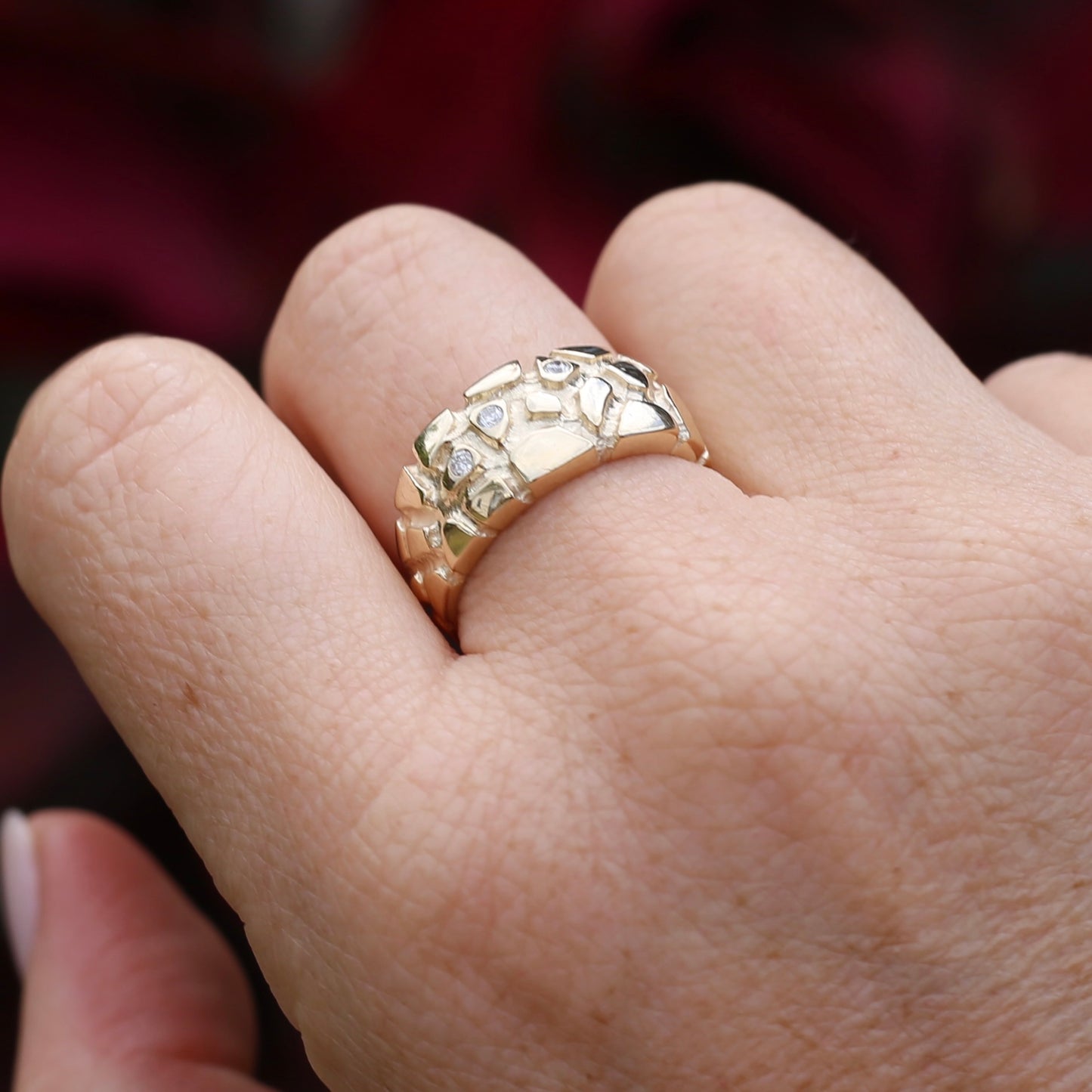 Mid Century Inspired Cobblestone and Diamond Ring, 9ct yellow gold, size R or just bigger than 8.5