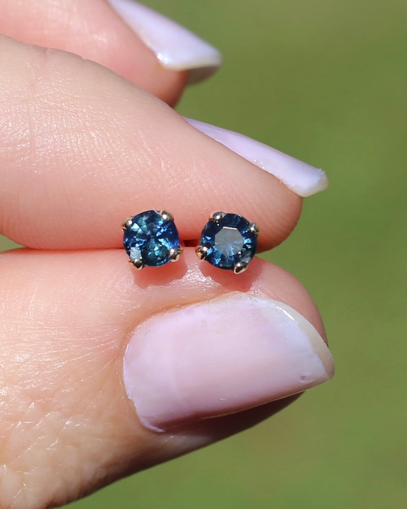 0.9ct Natural Blue and Teal Sapphire Studs, 9ct Yellow Gold, 0.92g