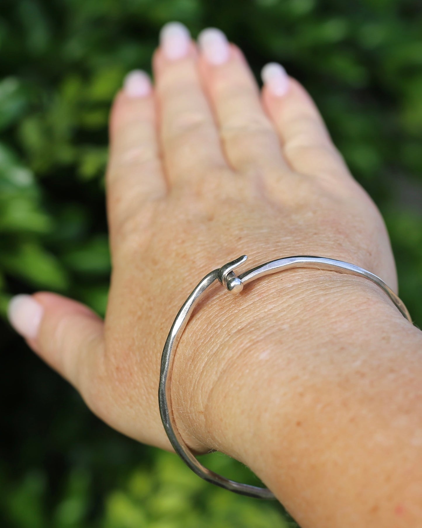 Hammered Finish Sterling Silver Bracelet with Nail Type Closure, Sterling Silver, 16.8g
