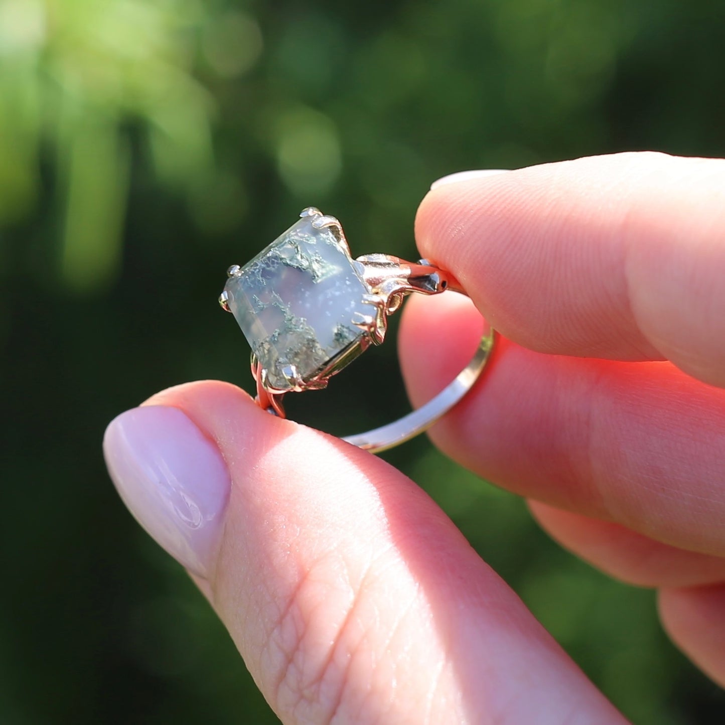 4.95ct Emerald Cut Moss Agate Ring with Fabulous Double Claws, 9ct Older Rosey Gold, size N1/2 or 6.75