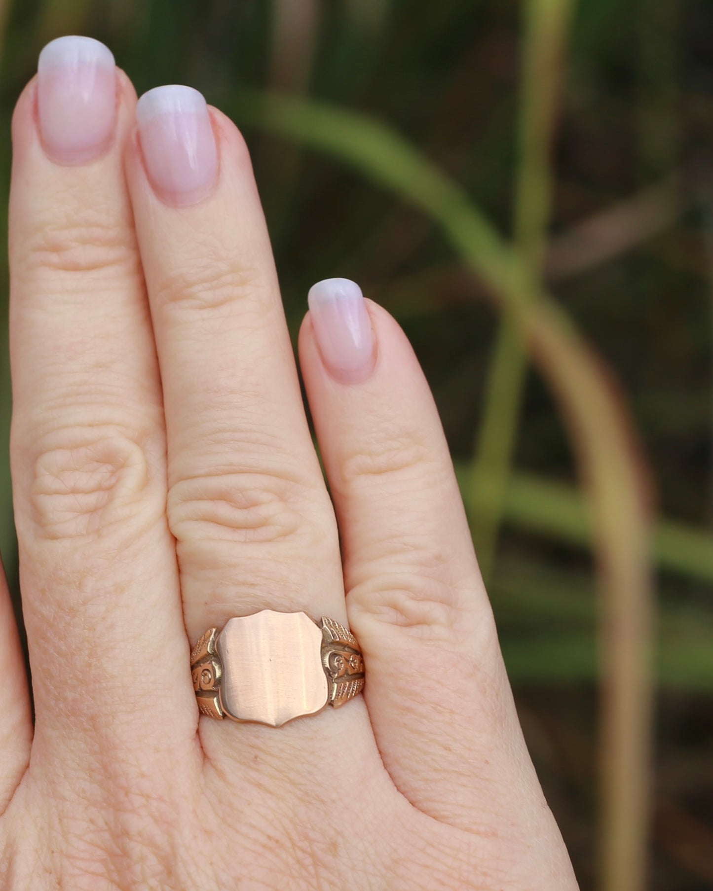 Antique 1918 Signet Ring with Carved Shoudlers, 9ct Old Rose Gold, size Q or 8 - fits more like O1/2 - P or 7.5 based on width, 4.29g