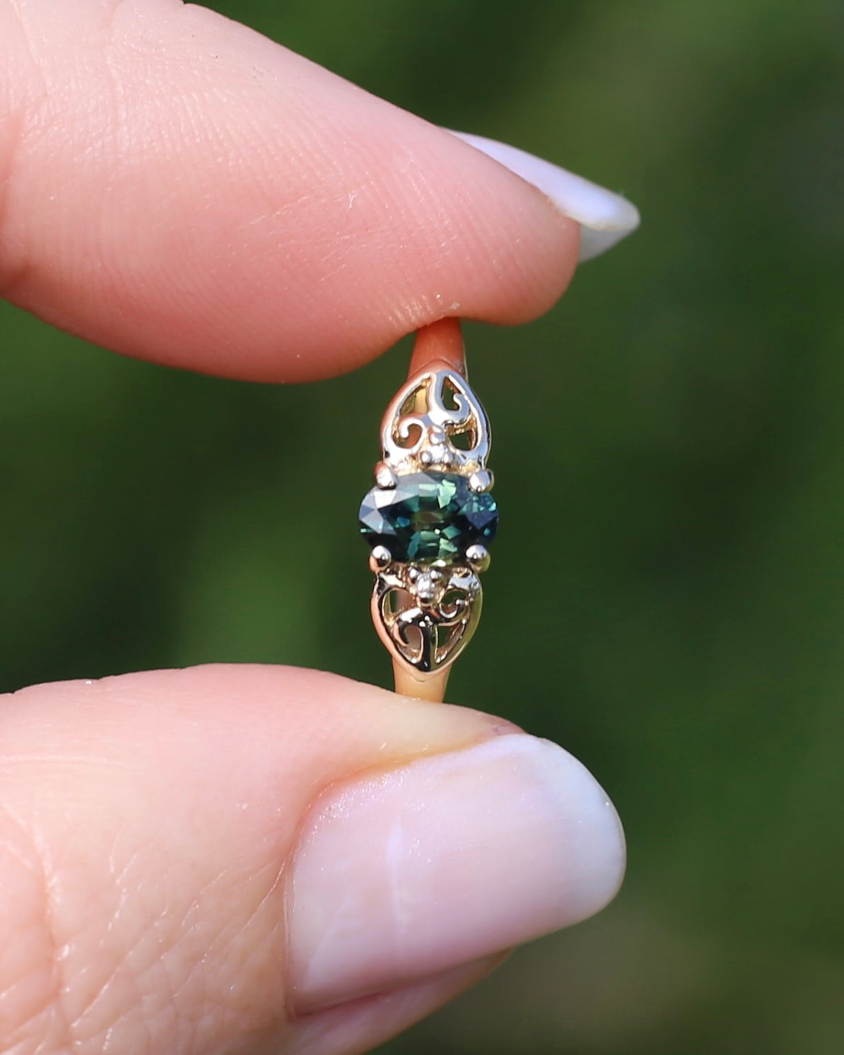 0.75ct Natural Teal Green Parti Sapphire with tiny Diamond Set Swirl Shoulders, 9ct Yellow Gold, size M1/2  or  just under 6.5, 1.44g