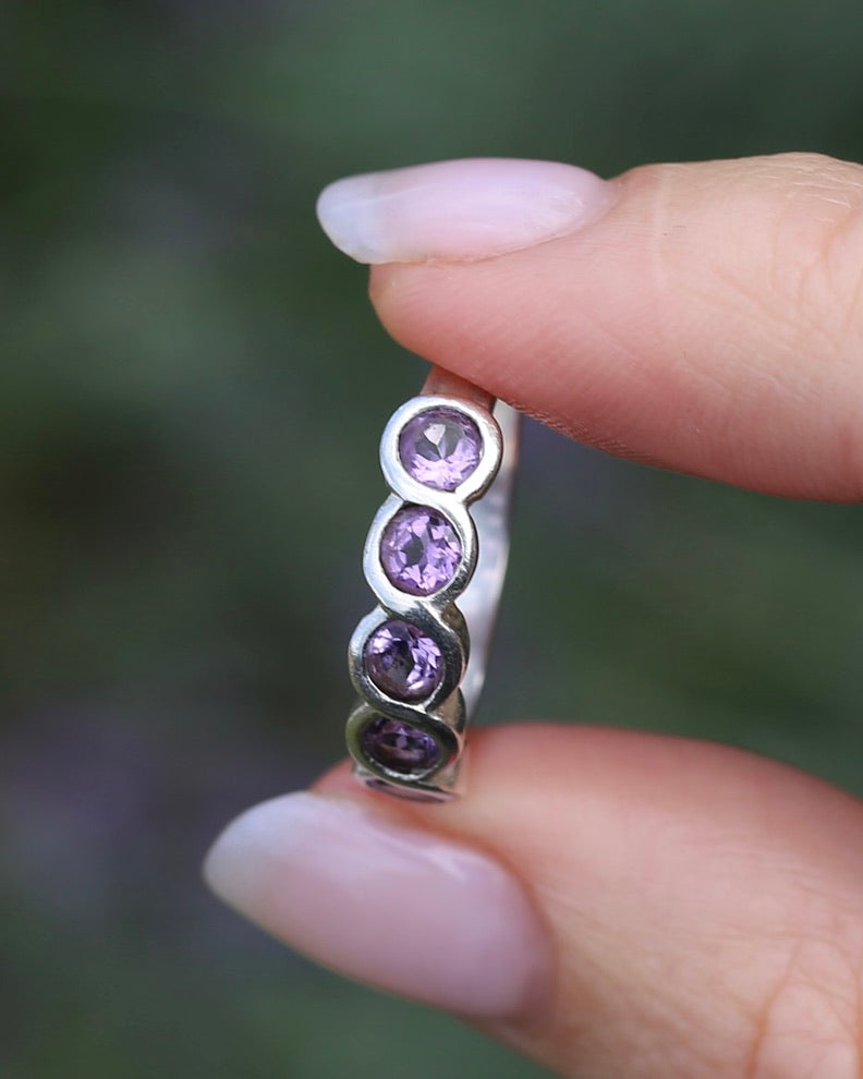 Five Stone Bezel Set Amethyst Silver Ring, Sterling Silver, size O or 7.25, 3.41g