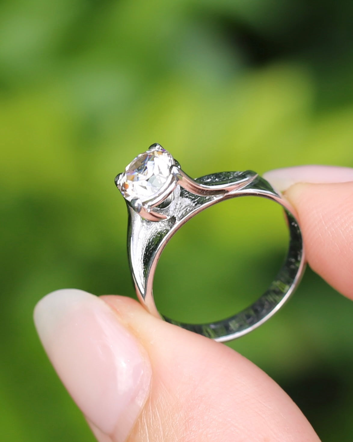 Circa 1970s 1.57ct White Pink Australian Zircon Ring, 9ct White Gold, size N or 6.75, 3.44g