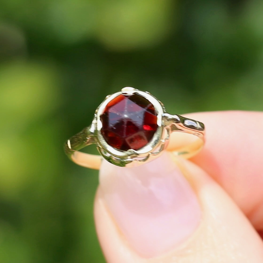 1931 Dutch Rose Cut Garnet, 583 Yellow & Rosey Gold, size 8 or nearly Q