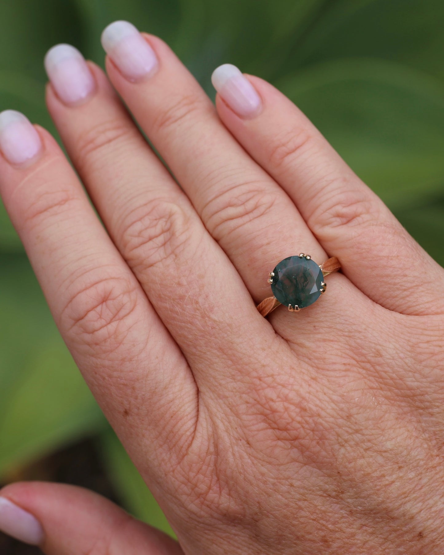 3ct Round Moss Agate Double Claw Set Ring, 9ct Yellow Gold, size N or 6.75, 4.11g