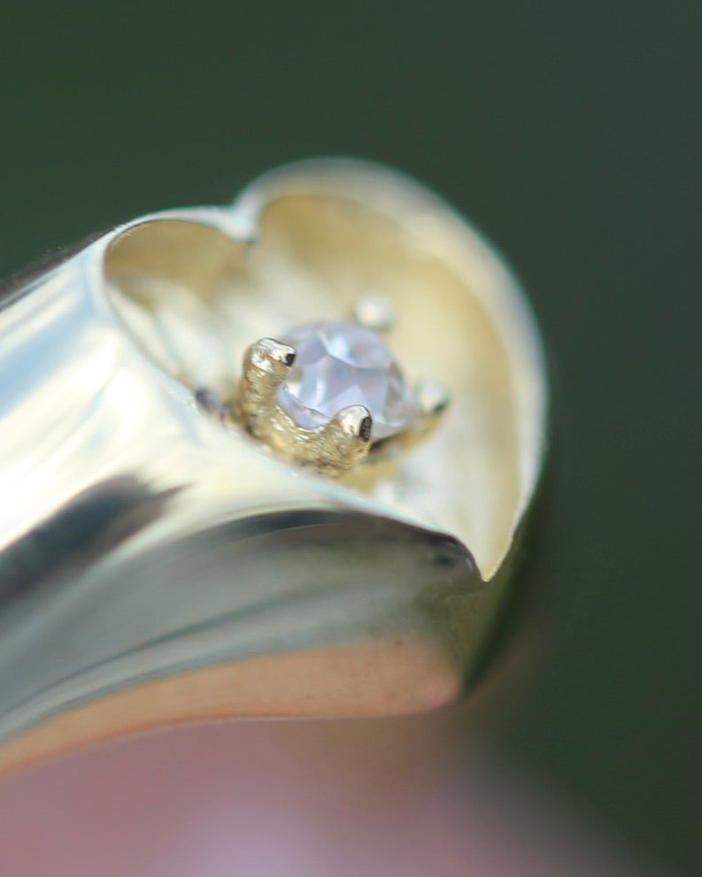 ON HOLD 1979 London Made Old Cut Diamond Heart Signet Ring, 9ct Yellow Gold, size J1/2 or 5, 2.48g