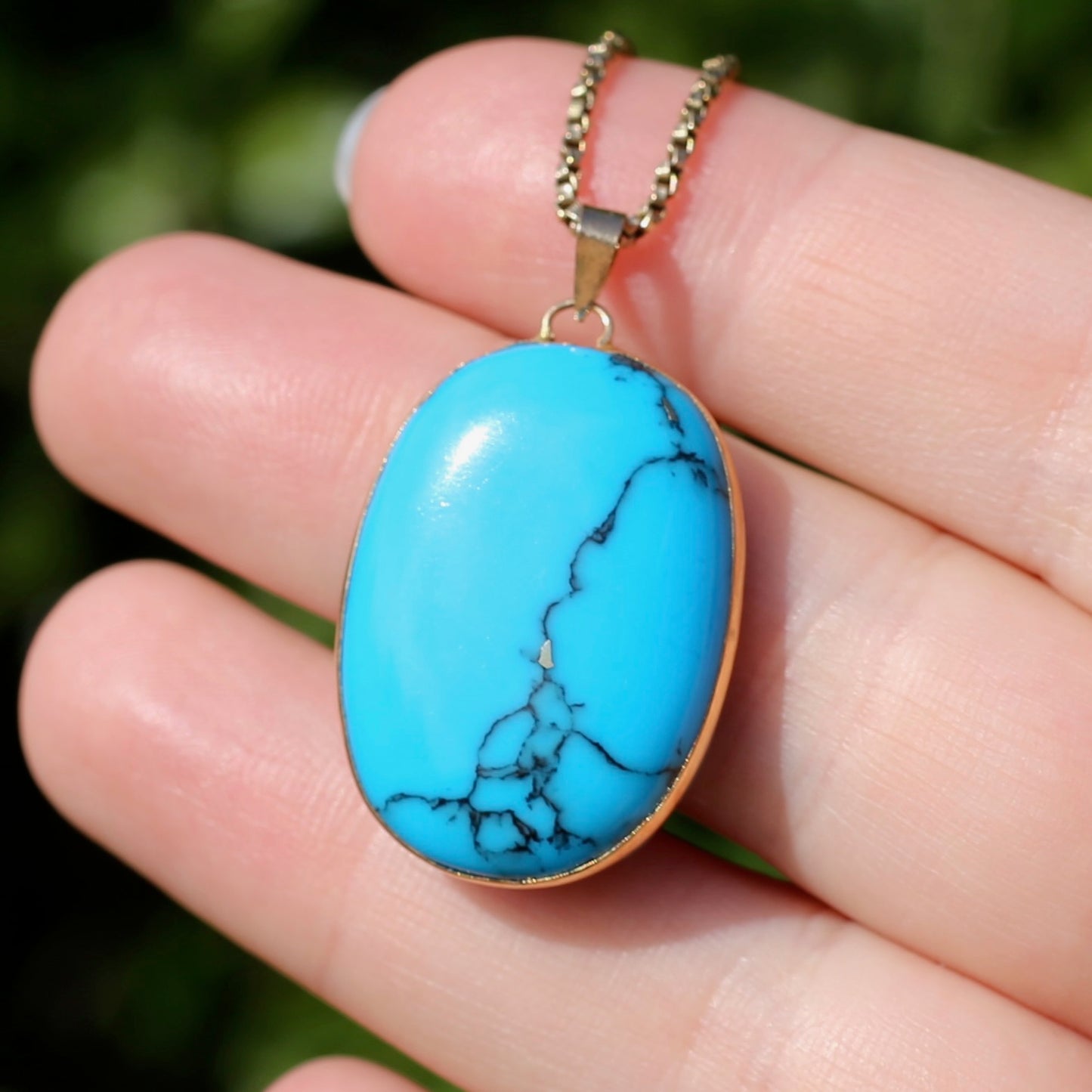 Egyptian Made 1992 Natural Oval Turquoise Pendant in 18ct Yellow Gold, 4.45g