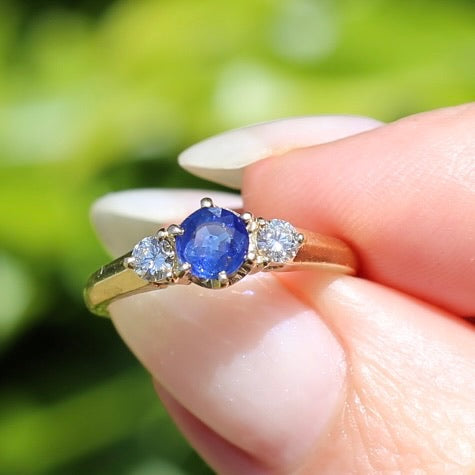 Bright Blue Natural Sapphire and Diamond Trilogy Ring, 18ct Yellow Gold, size K or 5.5