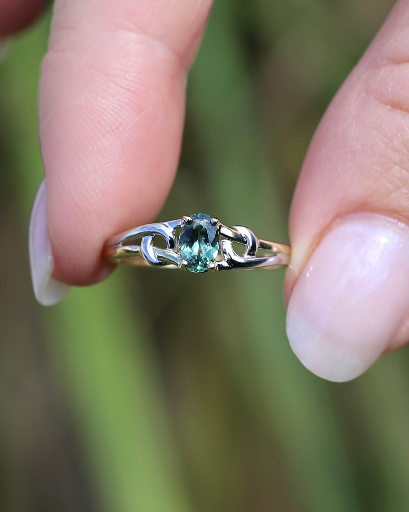0.65ct Sage Green Parti Australian Sapphire, 9ct Yellow and White Gold, size O or 7.25, 1.30g