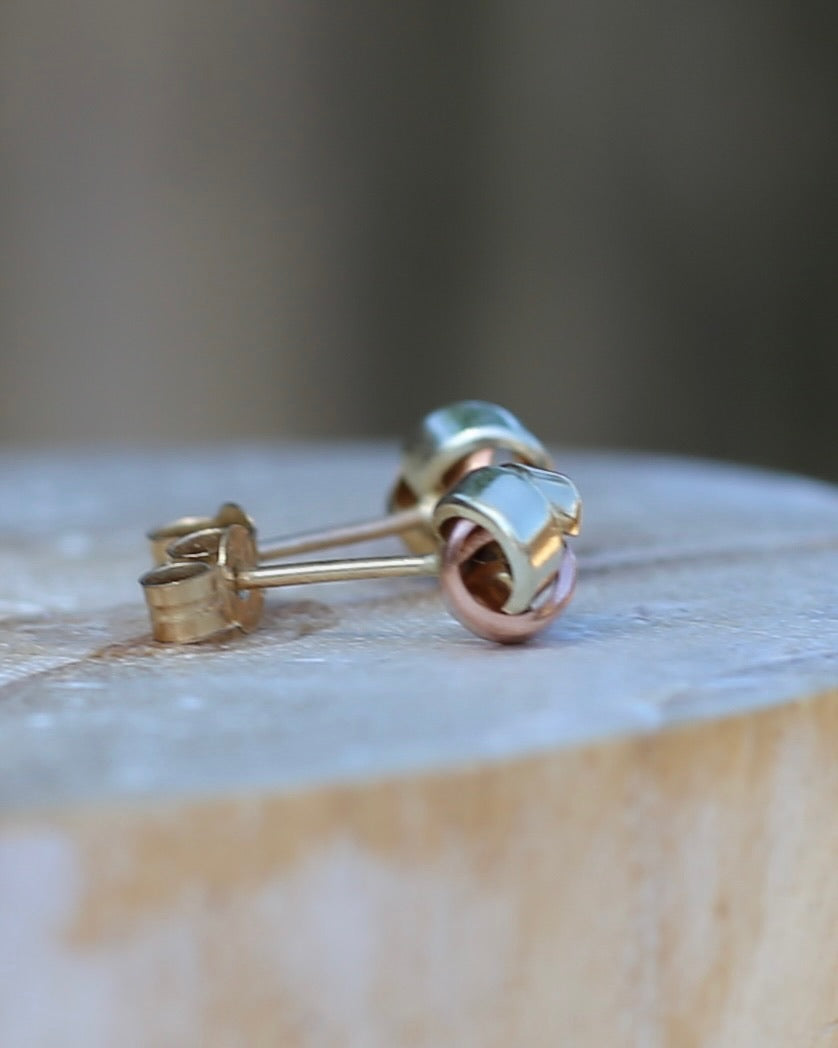 5.5mm 9ct Tri Colour Gold Knot Studs, 0.41g