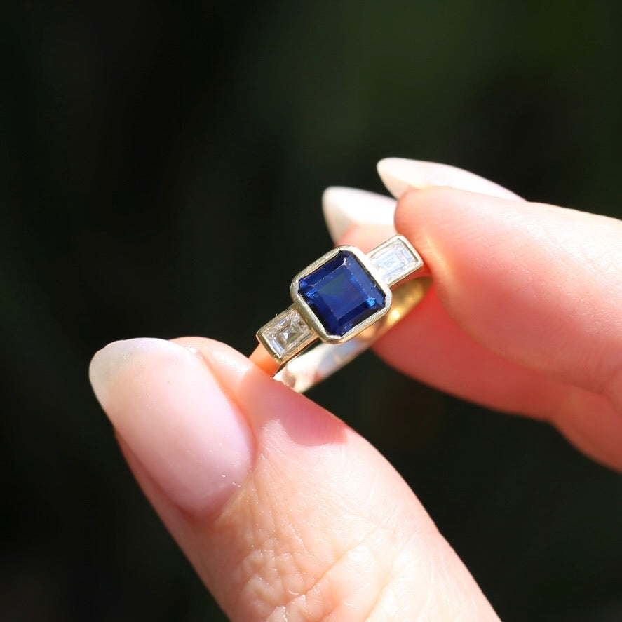 Bezel Set Sapphire and Diamond Trilogy Ring, 18ct Yellow Gold, size S or 9 (with arthritis balls)