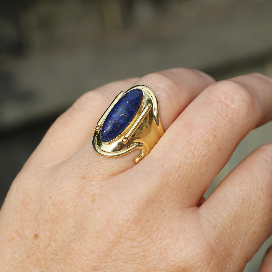 18ct Gold and Lapis Lazuli Cabochon Cuff Ring, size O but sizeable