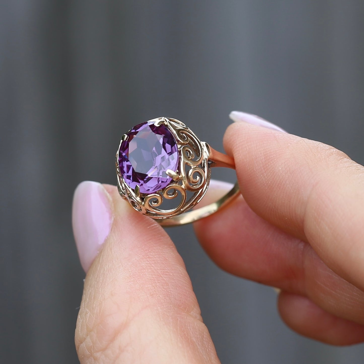 Synthetic Colour Change Purple Sapphire in Filigree Gold Ring, 10ct yellow gold,  size M1/2 or just under 6.5