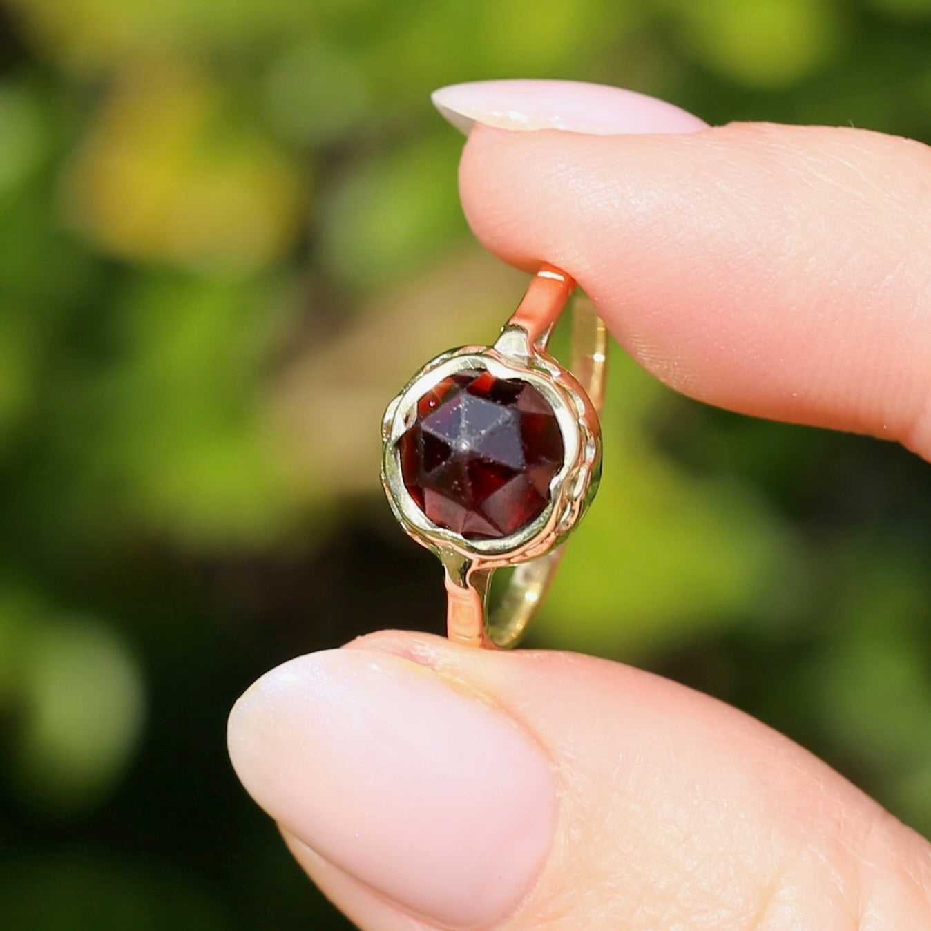 1931 Dutch Rose Cut Garnet, 583 Yellow & Rosey Gold, size 8 or nearly Q