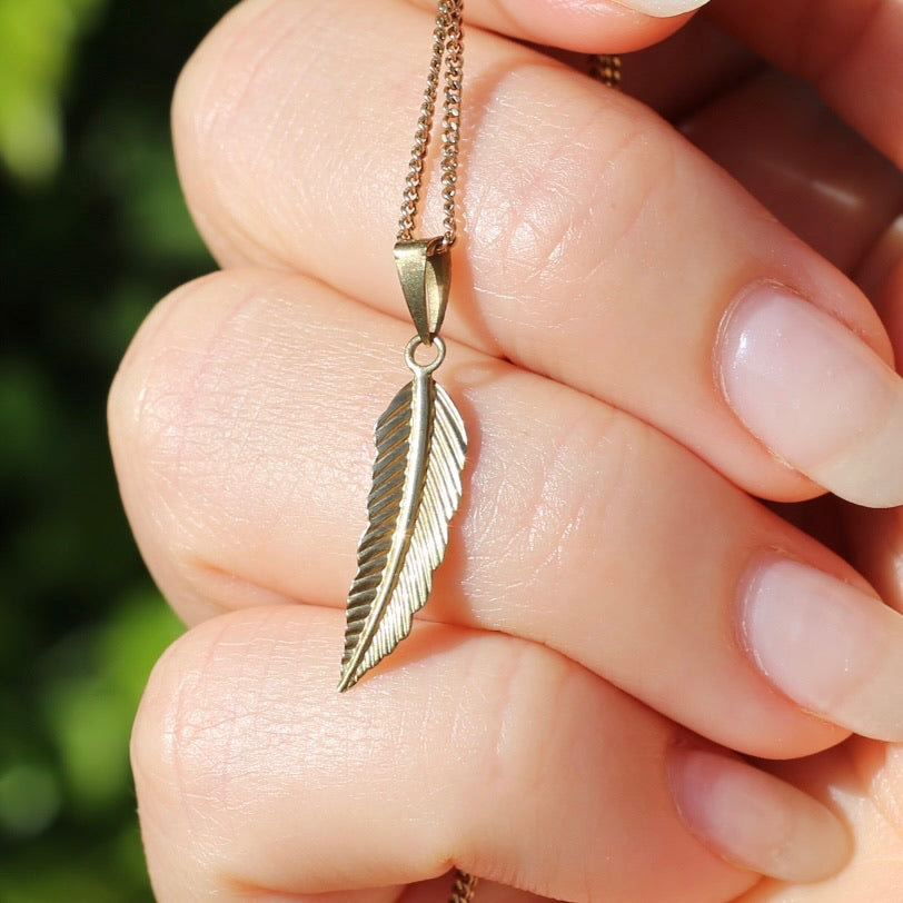 Delicate Gold Feather Pendant, 9ct Yellow Gold, 0.26g