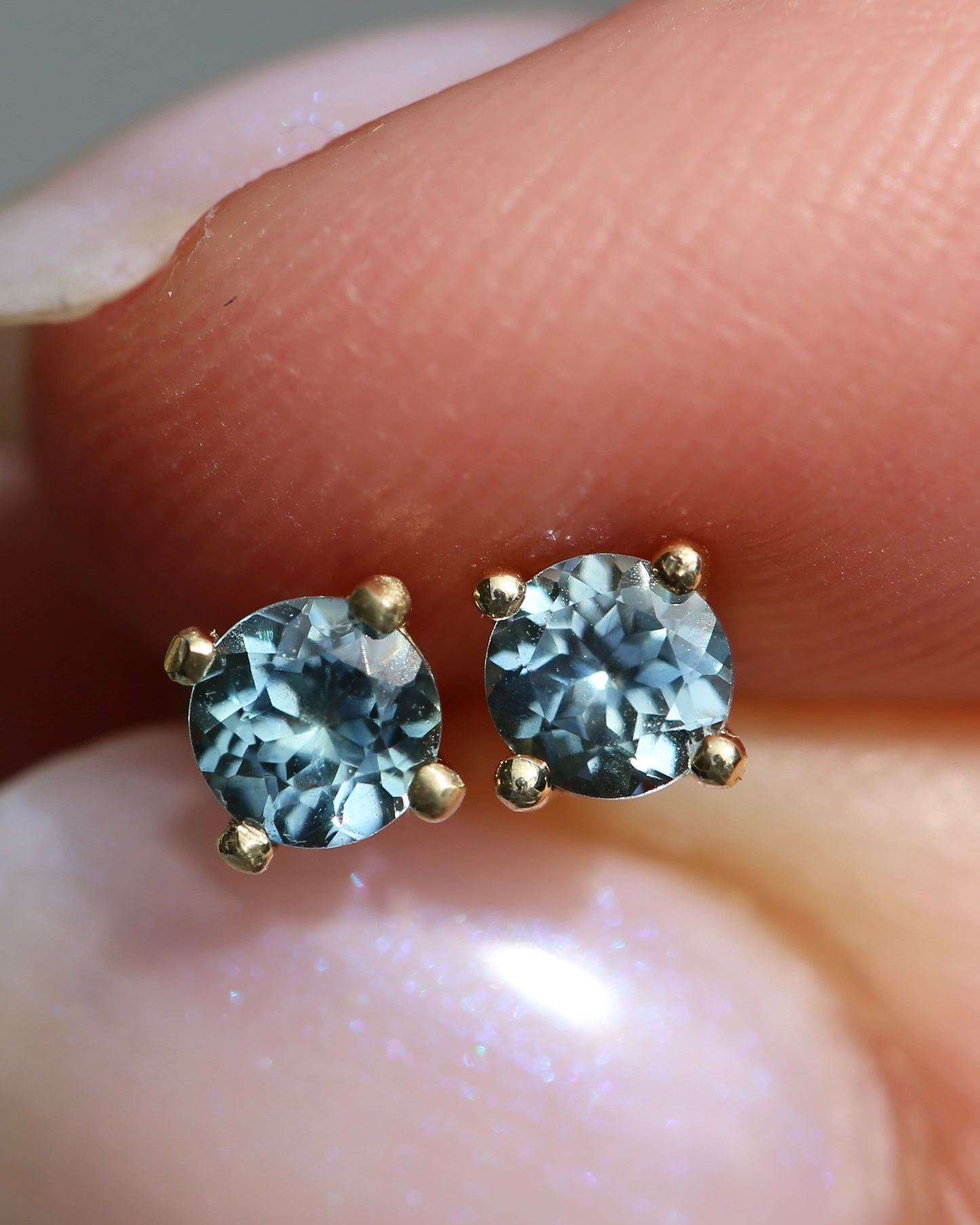 0.8ct Pale Blue Parti Sapphire Studs, 9ct Yellow Gold, 0.76g