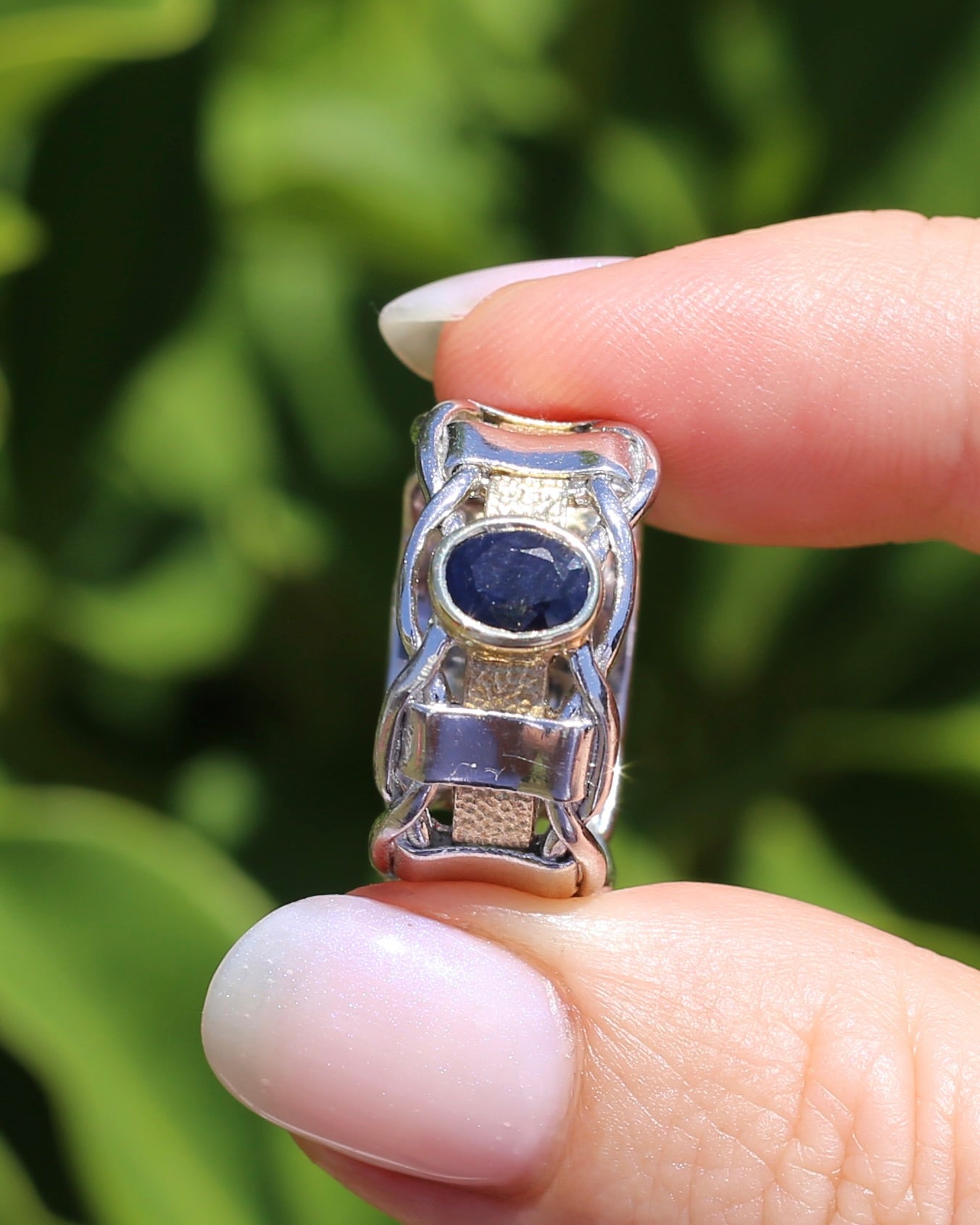 Mixed Metal Bezel Set Natural Sapphire Chunky Textured Ring in 9ct Yellow Gold and Sterling Silver, size R ot 8.5 (fits like P1/2 or 8), 8.77g