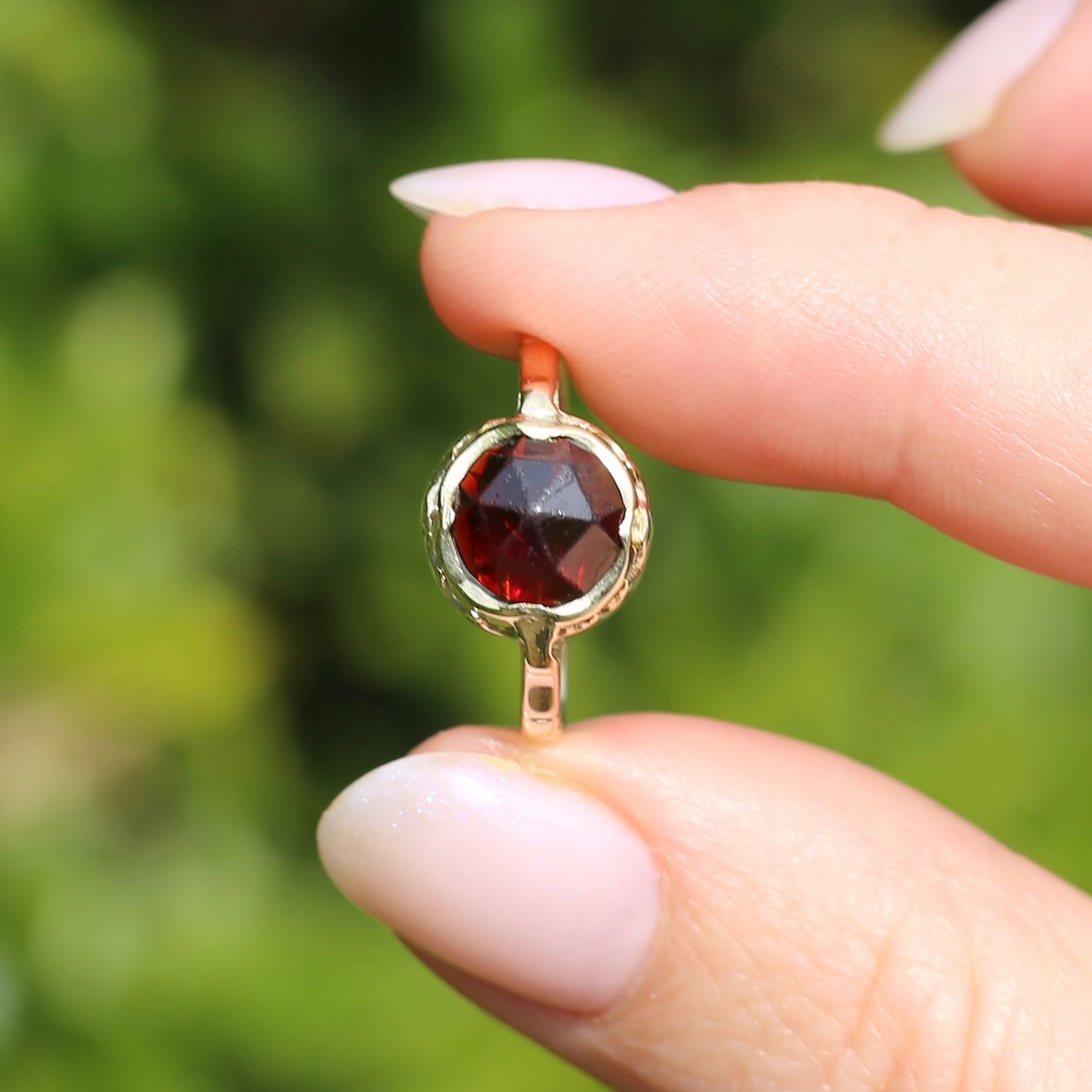 1931 Dutch Rose Cut Garnet, 583 Yellow & Rosey Gold, size 8 or nearly Q