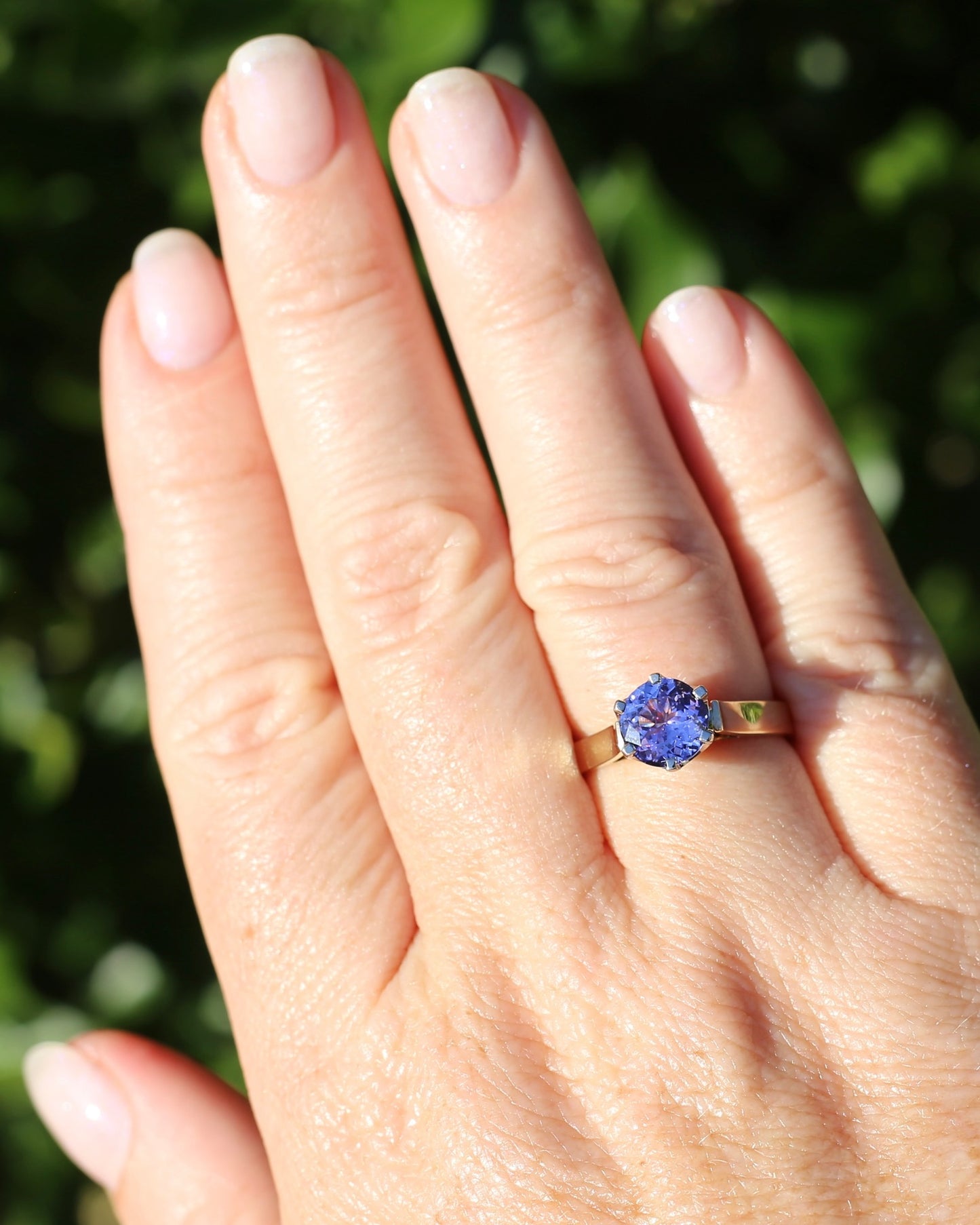 1.65ct Tanzanite in Vintage Mixed Metal 9ct White & Yellow Gold Ring, size Q1/2 or 8.25
