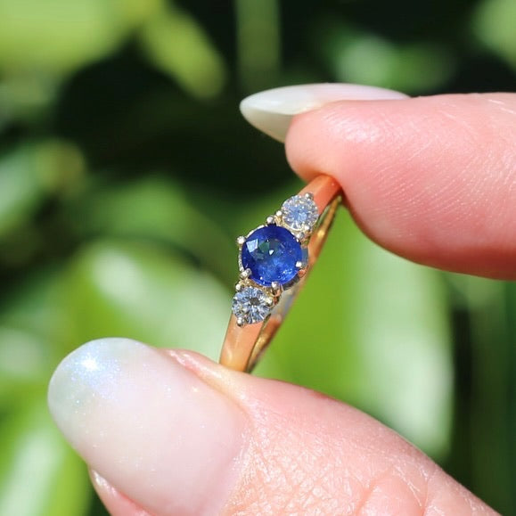 Bright Blue Natural Sapphire and Diamond Trilogy Ring, 18ct Yellow Gold, size K or 5.5