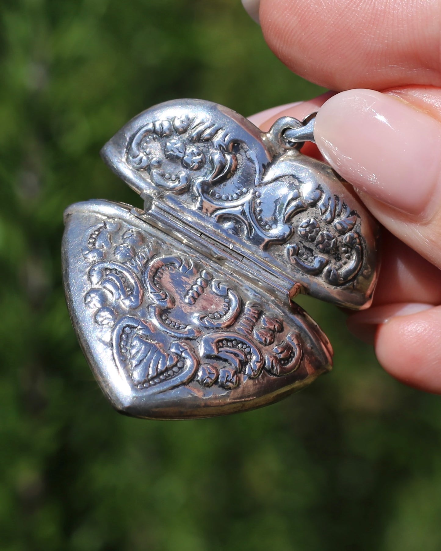 Vintage Heart Shaped Repousse Sterling Silver Vinaigrette Pendant, 12.0g
